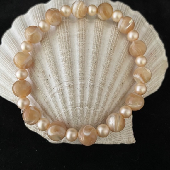 Cream Pearl Wisdom & Purity Beaded Stretch Bracelet - Picture 2 of 4